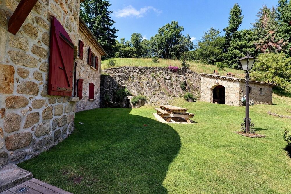 à vendre  Maison Saint-Apollinaire-de-Rias (07240)