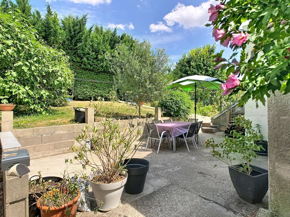 Maison sur sous sol avec jardin