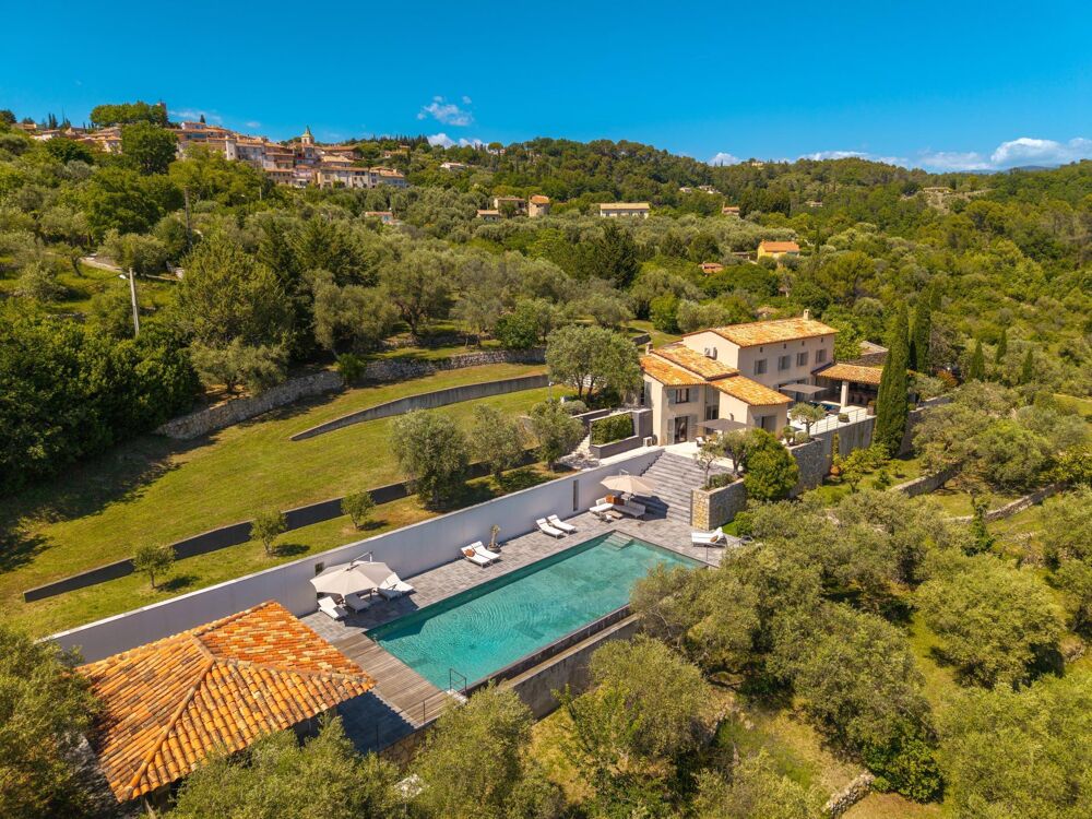 Prestigieux domaine à Tourrettes : Quand l'authenticité du passé sublime le luxe d'aujourd'hui. Panorama grandiose.