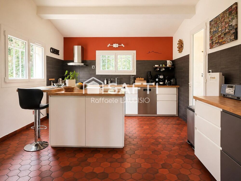 à vendre  Maison Saint-Raphaël (83700)