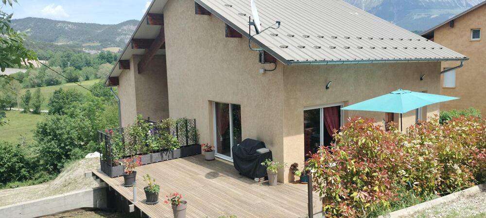 Vente Appartement Appartement de 121m² avec mezzanine terrasse et parking dans une maison divisée en 2 logments Selonnet