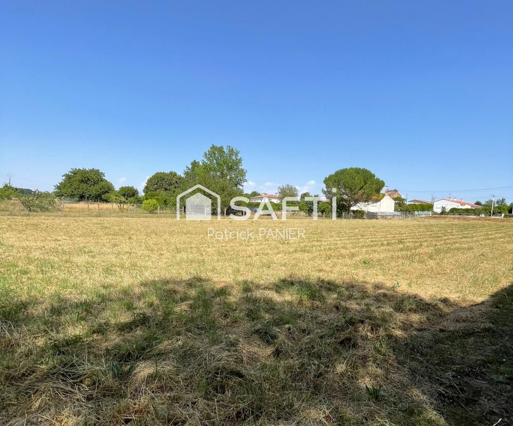 Vente Terrain Découvrez ce magnifique terrain de 3 215 m² situé à Dampierre-sur-Boutonne, dans un environnement paisible et verdoyant, idéal p Dampierre-sur-boutonne
