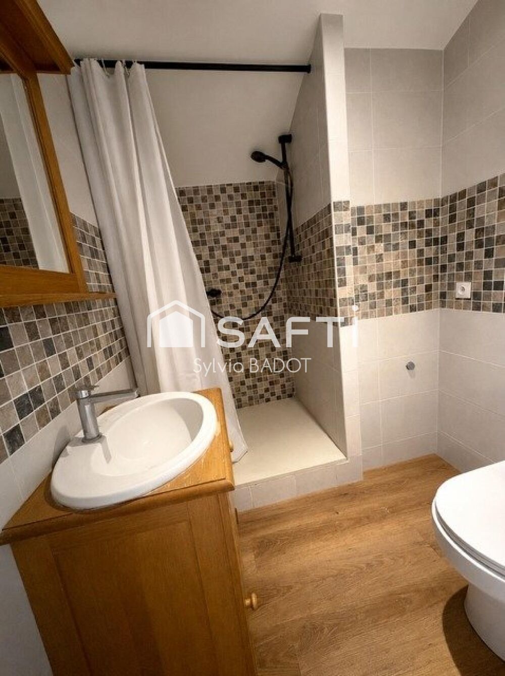 Vente Appartement PROCHE CENTRE LA SEYNE SUR MER APPARTEMENT T4 AU 3/3 + COMBLES La seyne-sur-mer