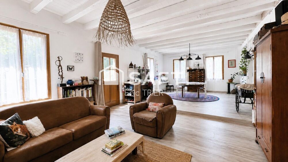 Maison Traditionnelle de 107m2 avec terrain arboré et cloturé de 3560m2