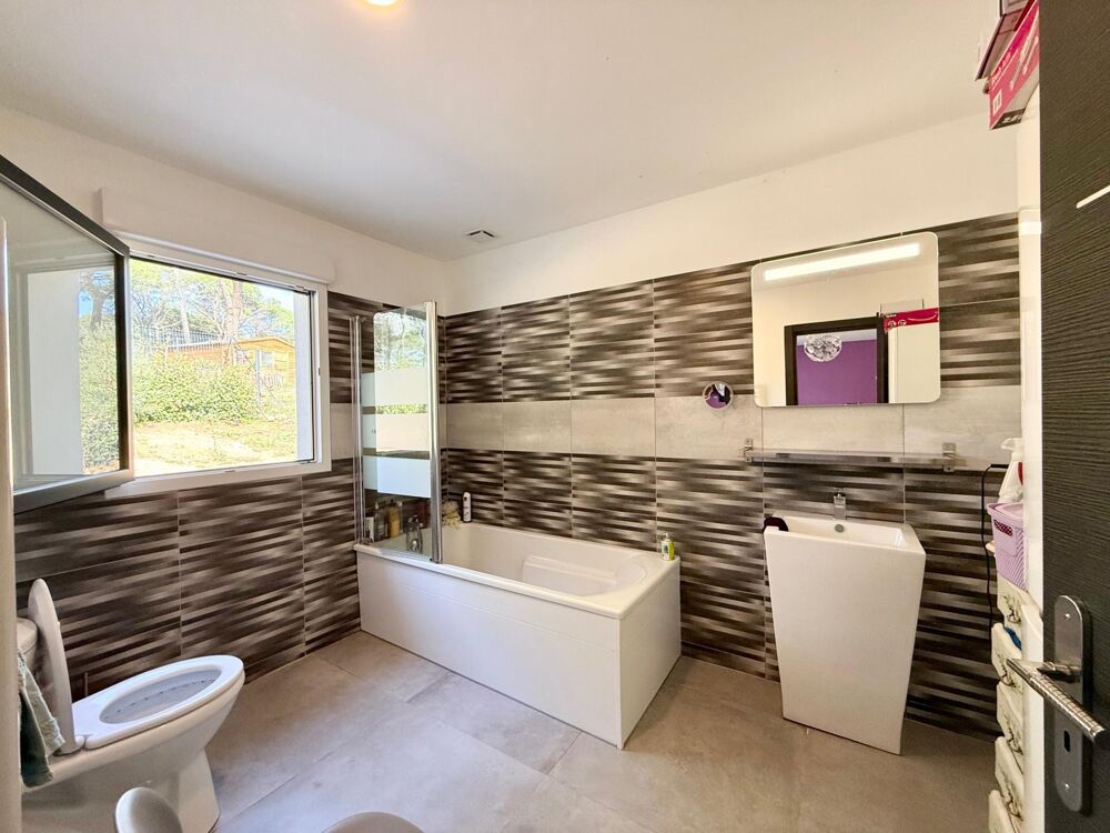 � vendre  Maison Bagnols-en-For�t (83600)