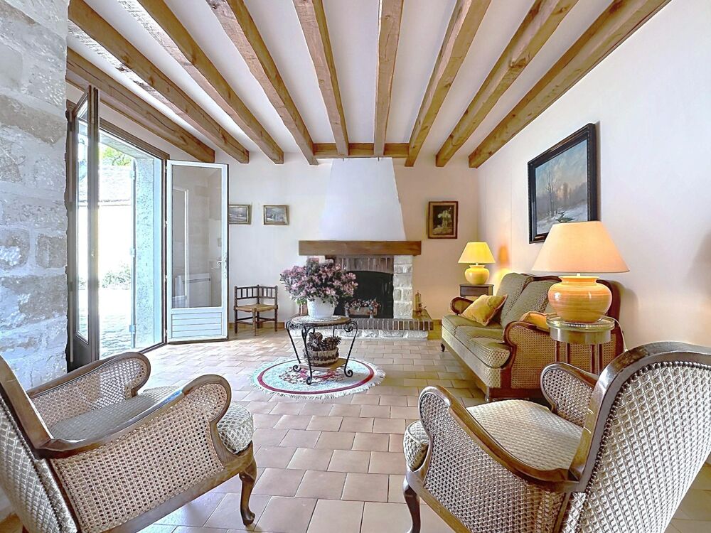 Maison en pierre avec grange