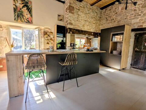   Charmante maison ancienne � Cougousse (moins de 20 min de Rodez et � 5 min de Marcillac-Vallon) Maison - 5 pi�ce(s) - 110 m�