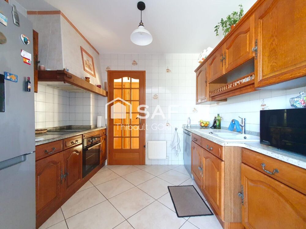 Vente Maison Maison familiale 120 m², 5 chambres, grand jardin avec arbres fruitiers, double garage avec fosse. Saint-pierre-les-nemours