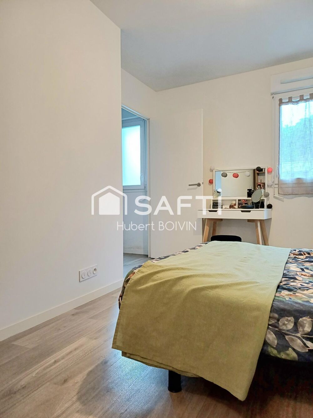 Très bel Appartement adapté PMR en Rez-de-jardin surélevé, Centre ville, cuisine aménagée/ équipée...Très lumineux...