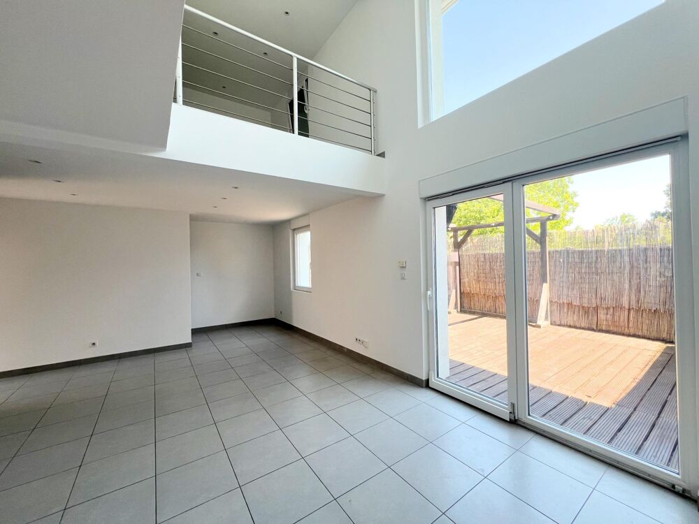 Vente Appartement Maison mitoyenne de 125 m2 moderne avec grande terrasse, garage et place de parking Village-neuf