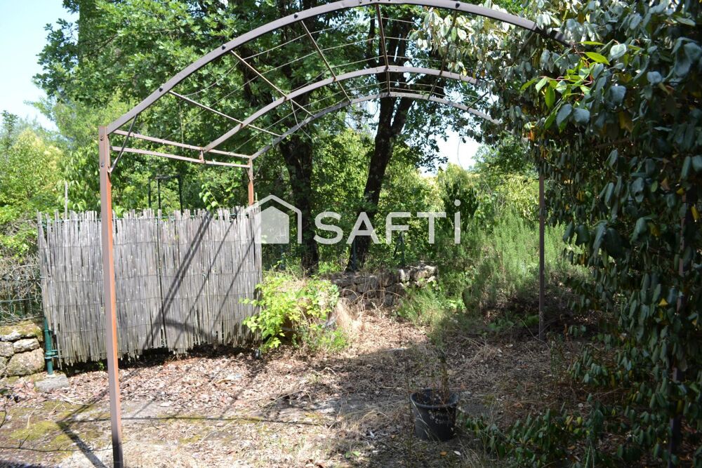 Vente Maison 8 gîtes, Mazet, Atelier, Grange, d'environ 696 m2 sur terrain de 2 h Lablachere