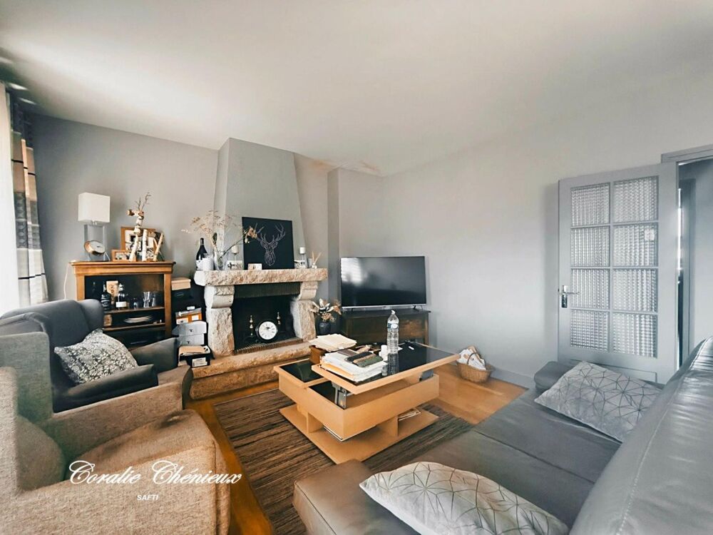 Vente Maison Belle maison avec potentiel commercial Lanobre