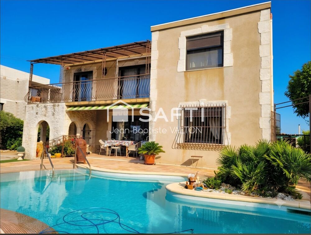 Villa contemporaine sur 2 niveaux avec piscine