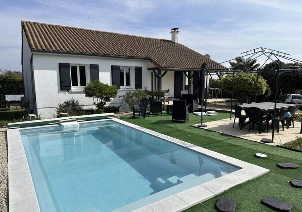 Vente Maison De l'espace pour chacun, une piscine pour tous : la maison de famille qu'on attendait. Saint-maurice-la-clouere