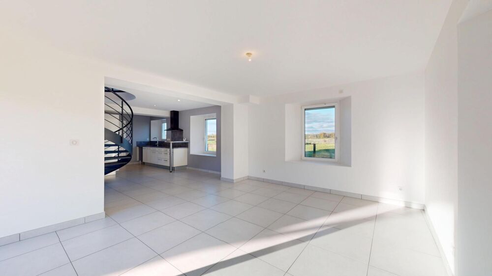Vente Maison Vieux corps de ferme rénovée de 160 m² avec dépendances sur un grand terrain de 2248 m² Grieges