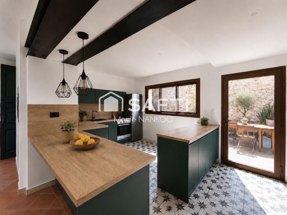 Maison de village rénovée avec piscine, terrasse sans vis-à-vis et prestations de qualité  10 Mins de Carcassonne
