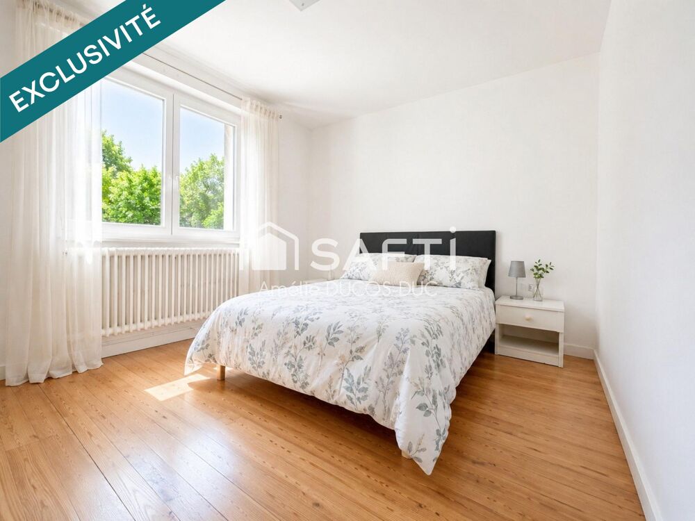 Maison 3 chambres, 1 bureau, 2 salle d'eau, 2 WC, belle parcelle