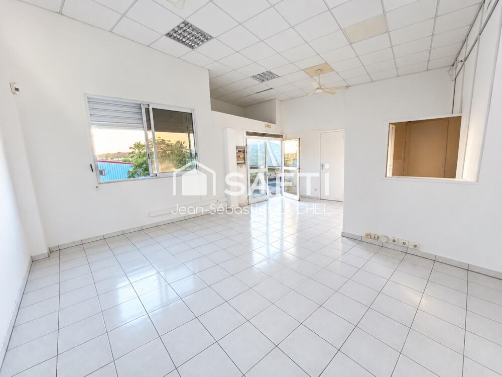   Local professionnel ou commercial de 80 m² avec mezzanine – Zone industrielle 