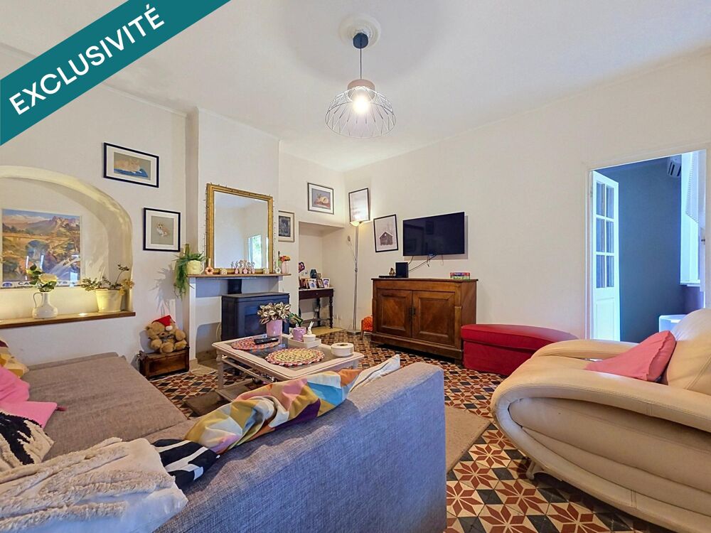 Une superbe maison en pierre où charme de lancien, terrasses et volumes généreux se conjuguent à merveille.