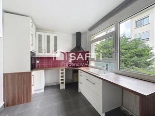 Appartement à louer 4 pièces 85 m²