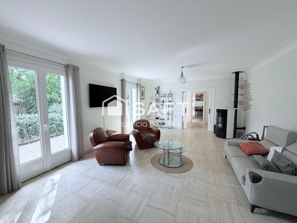 Vente Maison MAISON DE PLAIN PIED + APPARTEMENT DUPLEX ATTENANT ET GARAGES ET DÉPENDANCES A VOUILLE Vouille