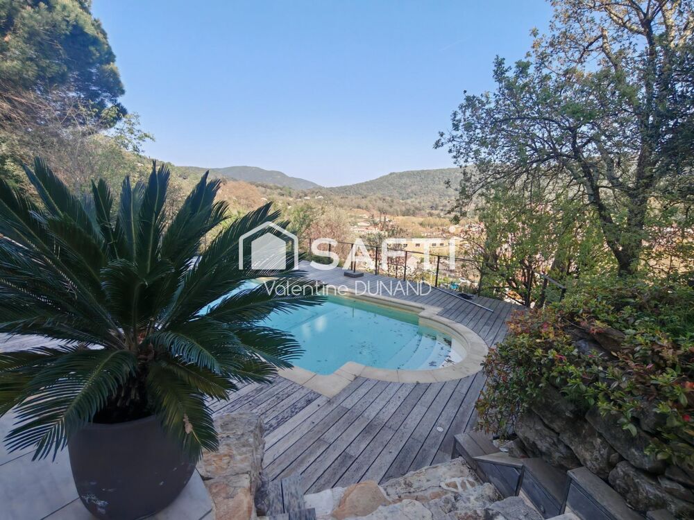 ? Charmante maison familiale avec piscine et vue imprenable à Collobrières ?