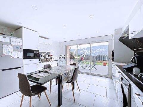   Maison de village - Vue panoramique - Jardin - Terrasse trop�zienne - Nature souveraine et douceur de vivre Maison - 6 pi�ce(s) - 118 m�
