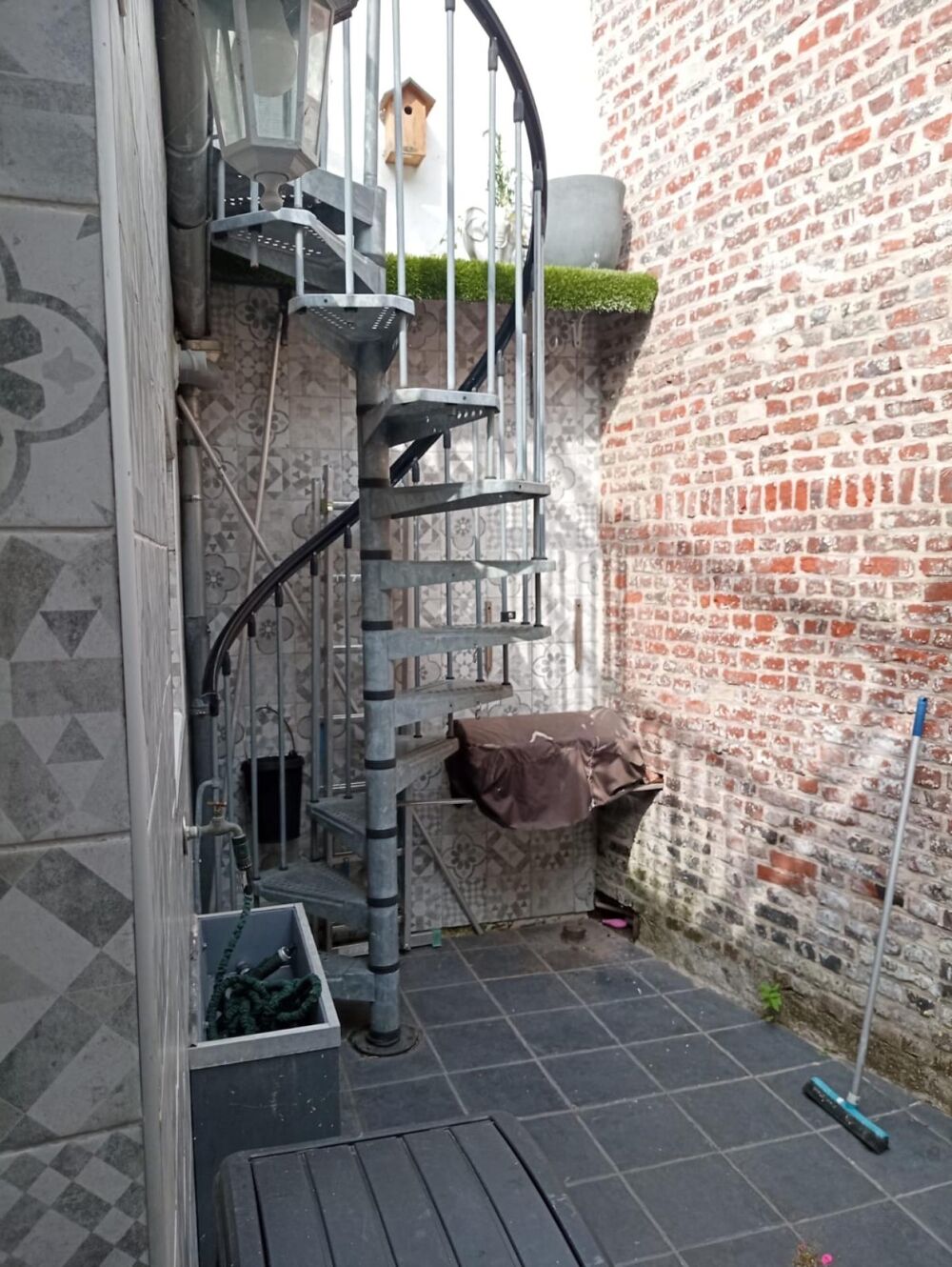 Maison 110 m2, 4 chambres, quartier Wazemmes en excellent état général. Aucun travaux à prévoir.