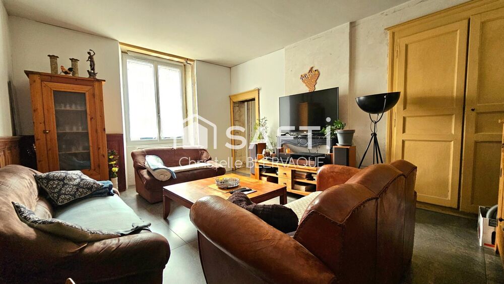 Vente Maison Maison de caractère avec dépendances et potentiel à Lésigny Lesigny