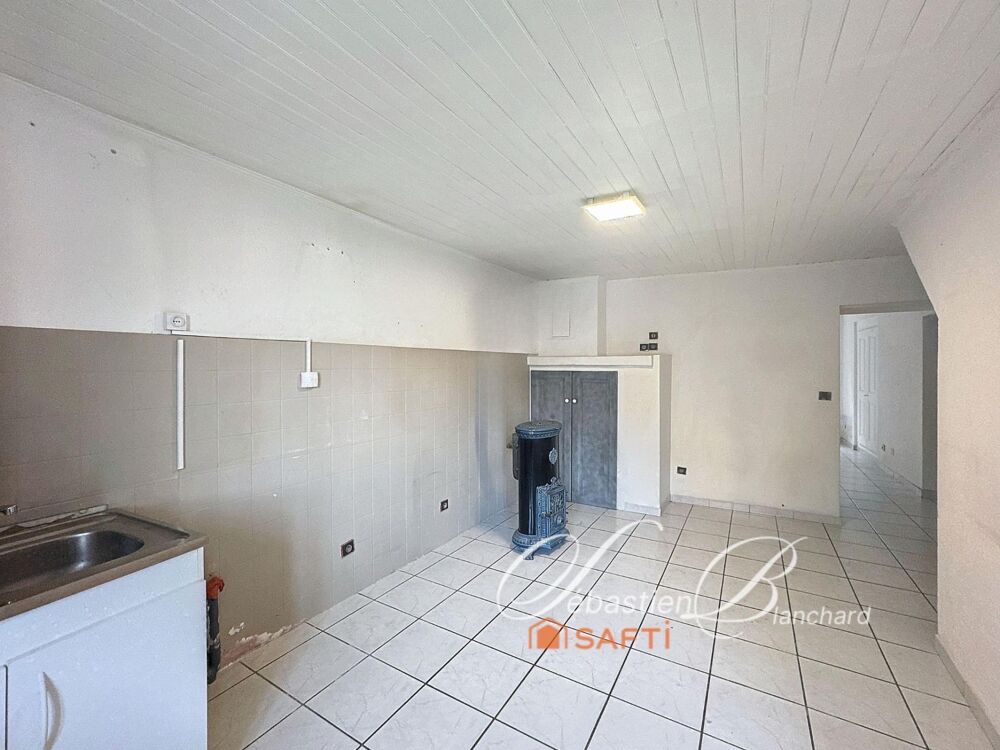 Vente Maison Maison à rénover de 87m2 et grange attenante Lancrans