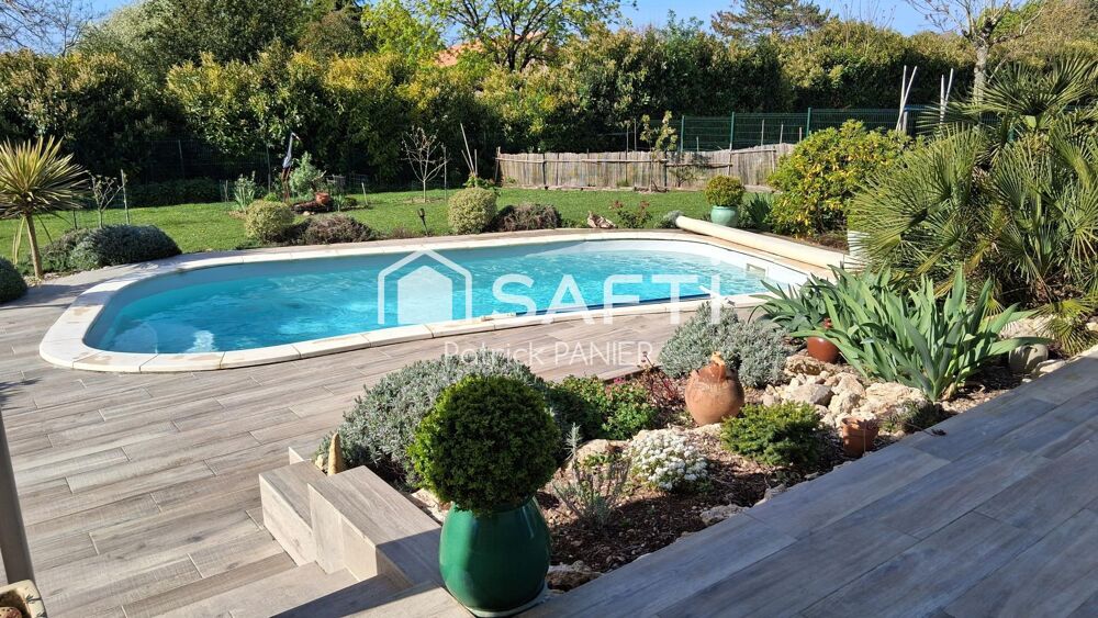 Maison moderne 131 m² avec piscine et terrasse.