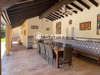  Maison à vendre 15 + pièces 402 m²