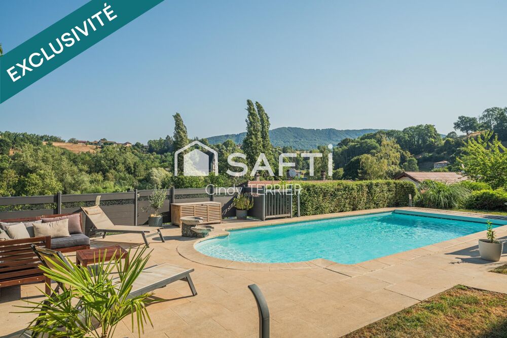 Maison de caractère rénovée avec piscine, 5 chambres et 5 912 m² de terrain  Réaumont (à 5 min de Voiron)