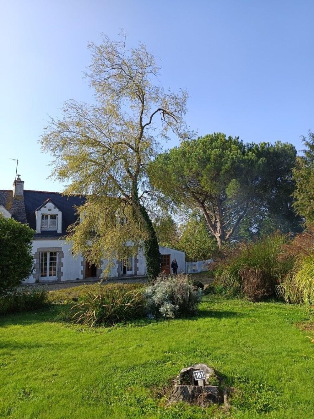 Au calme, dans une impasse, en campagne, 4,7 hectares de terrain,