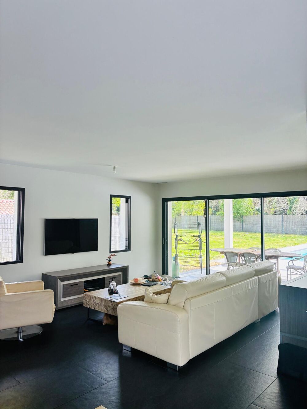 Vente Maison Maison récente de plain-pied avec piscine et dépendance Mios