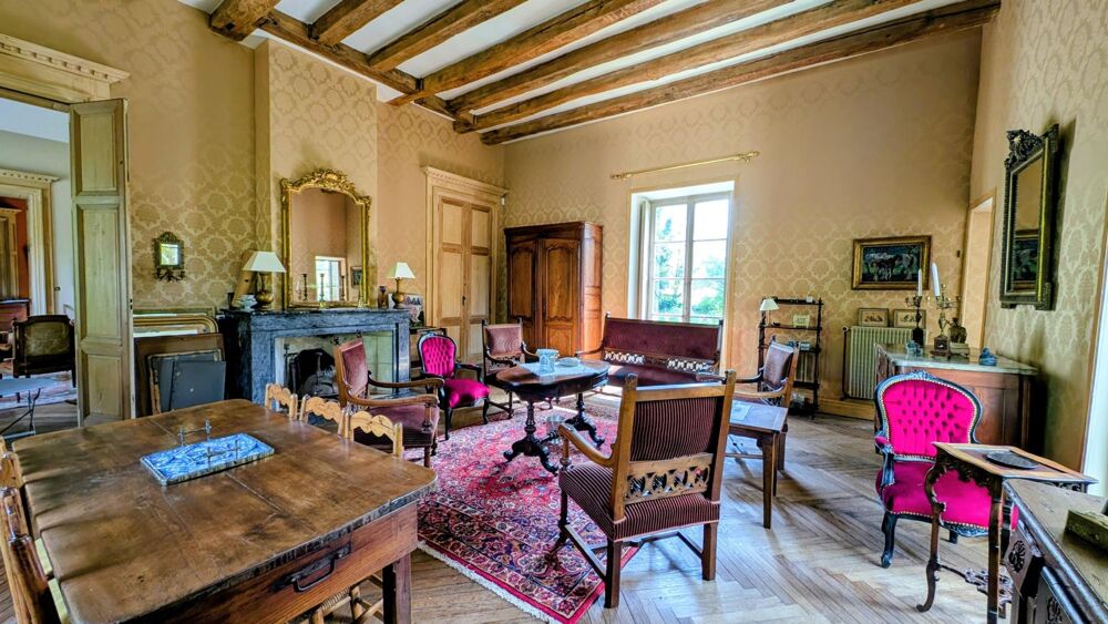 à vendre  Propriété/château Neuillé (49680)