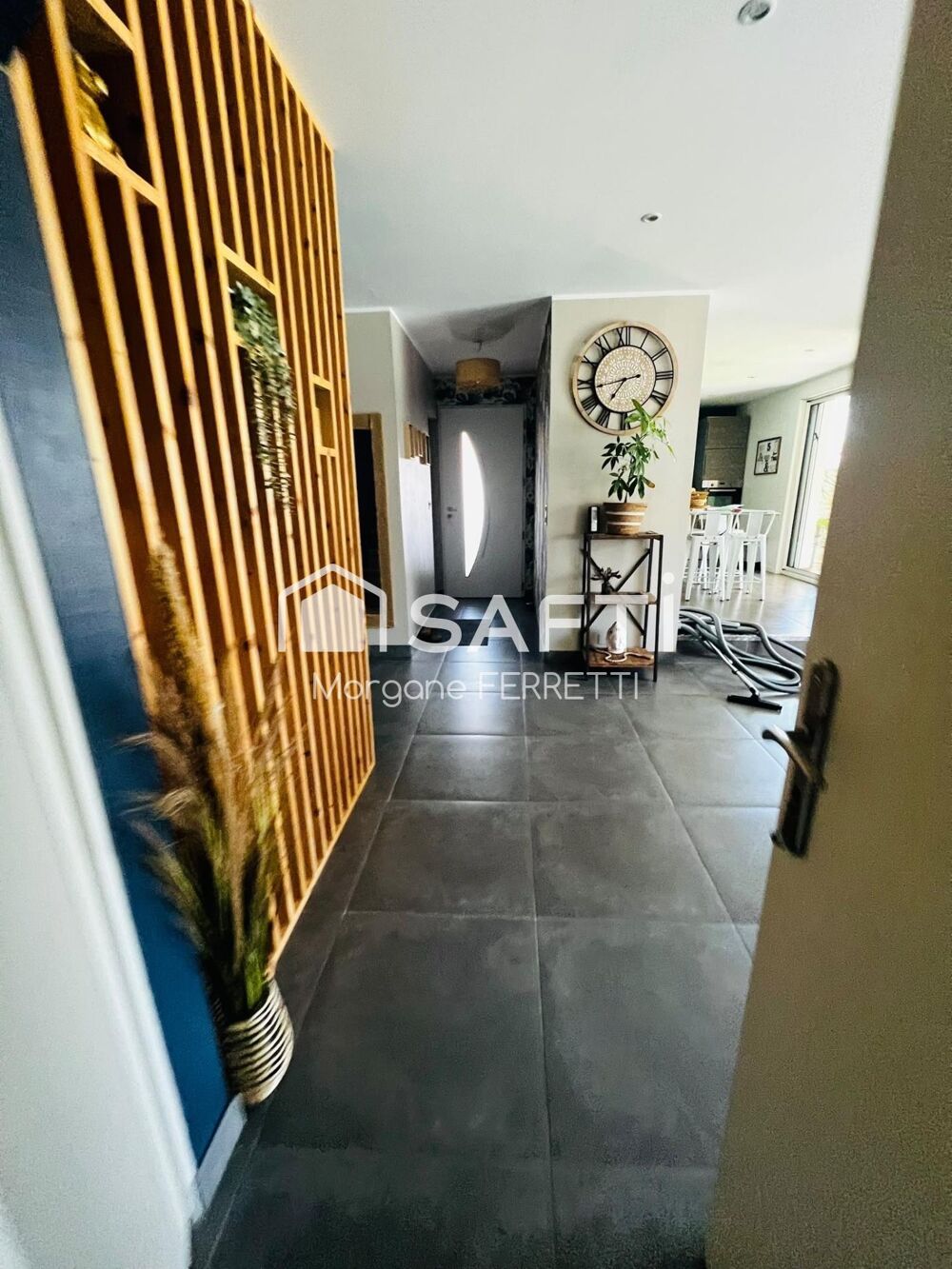 MAISON R+1 121 M² AVEC GARAGE ET PISCINE SUR TERRAIN DE 501 M²