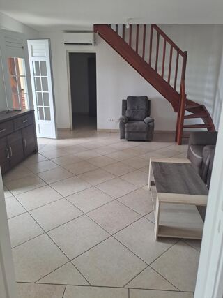  Appartement à louer 5 pièces 99 m²