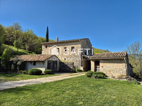   Spacieuse bastide en pierres avec dépendances et jardin paysager. Maison - 7 pièce(s) - 180 m²