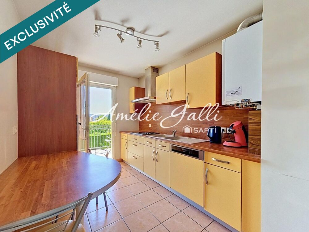 T3 de 77 m² traversant au dernier étage avec balcon