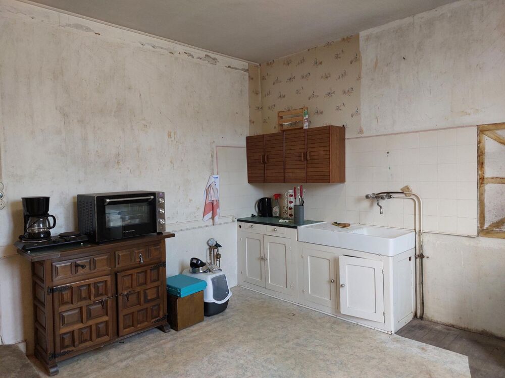 Vente Maison Maison à rafraîchir, dans un bourg dynamique, proche de Montluçon et de la RN145. Nouhant