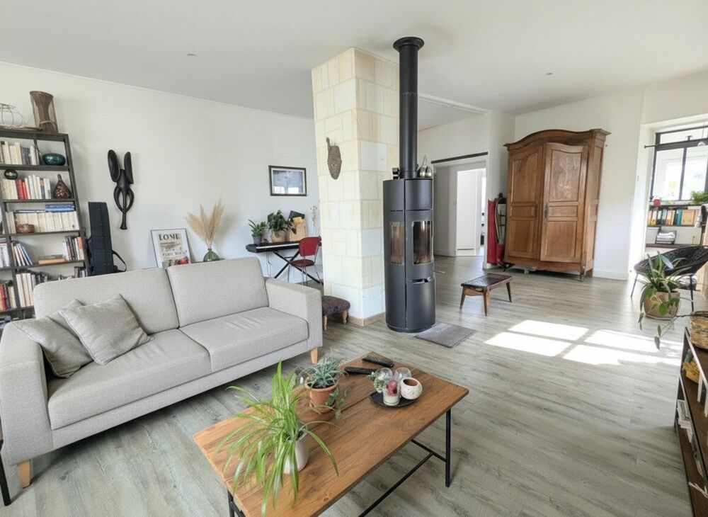 maison en pierre rénovée, coeur de village