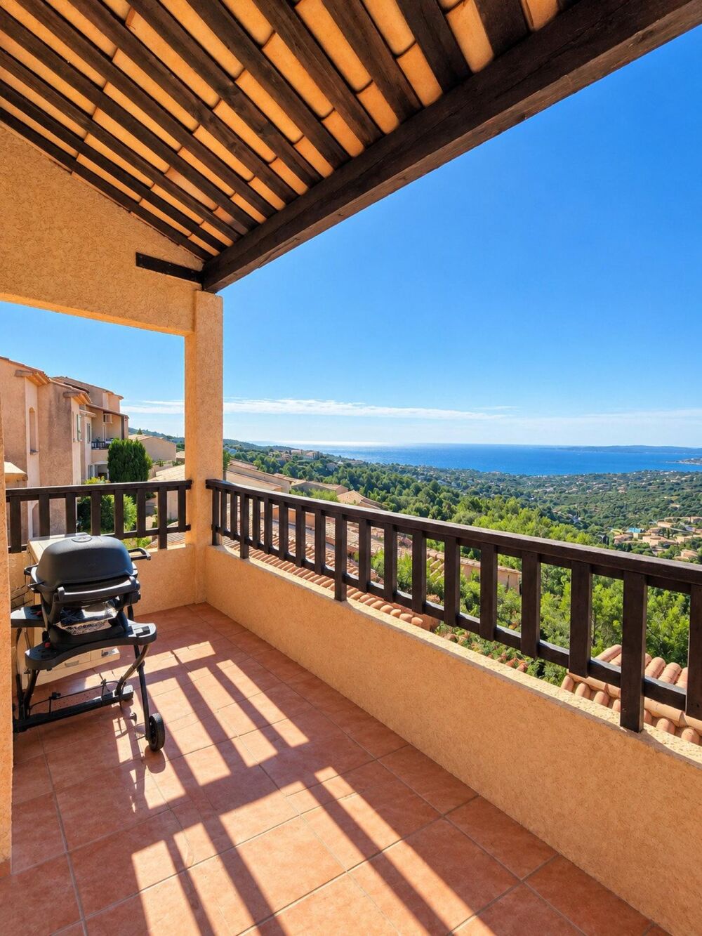 Vente Appartement Appartement de plain pied avec superbe vue mer Roquebrune-sur-argens