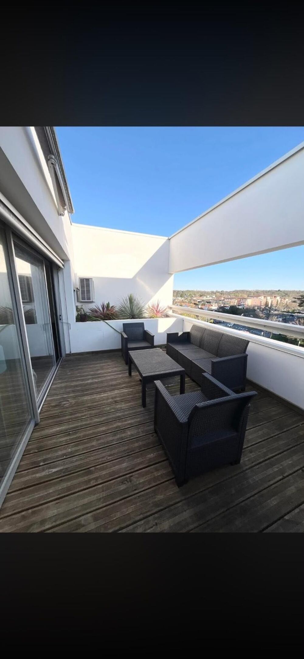 Appartement récent dans immeuble design
