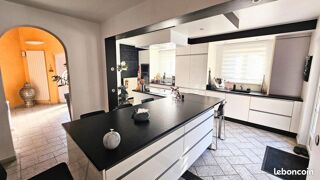  Maison  vendre 7 pices 220 m