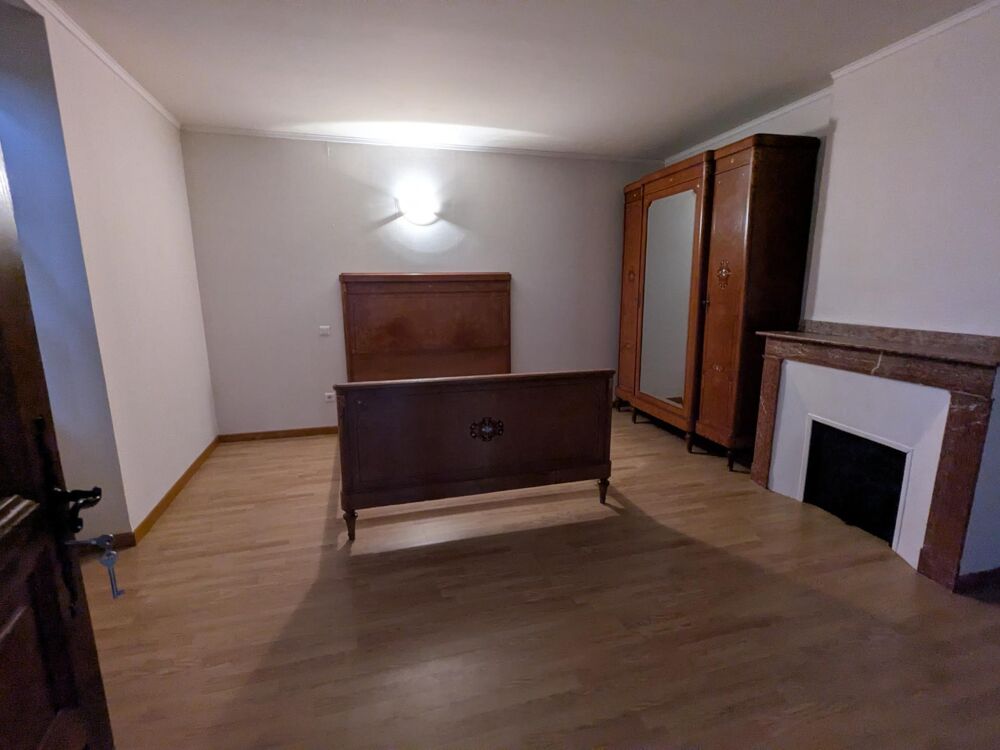 Immeuble rénové avec appartement duplex et local  centre Limogne-en-Quercy