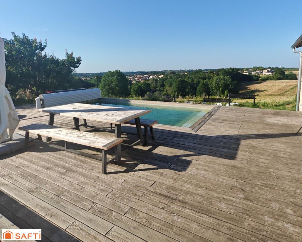 Belle maison en pierre avec piscine et beaux volumes