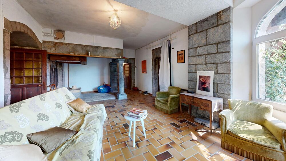 Vente Maison Maison 225 m², 9 pièces, 7 chambres,23 ares de terrain,638 m2 de dépendances. Cubry