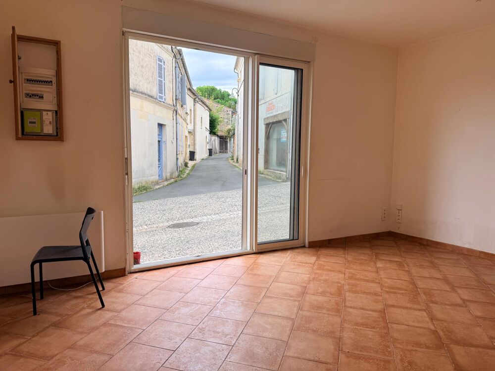 Vente Maison Maison T4 d'environ 95 m2 dans le centre de Burie Burie