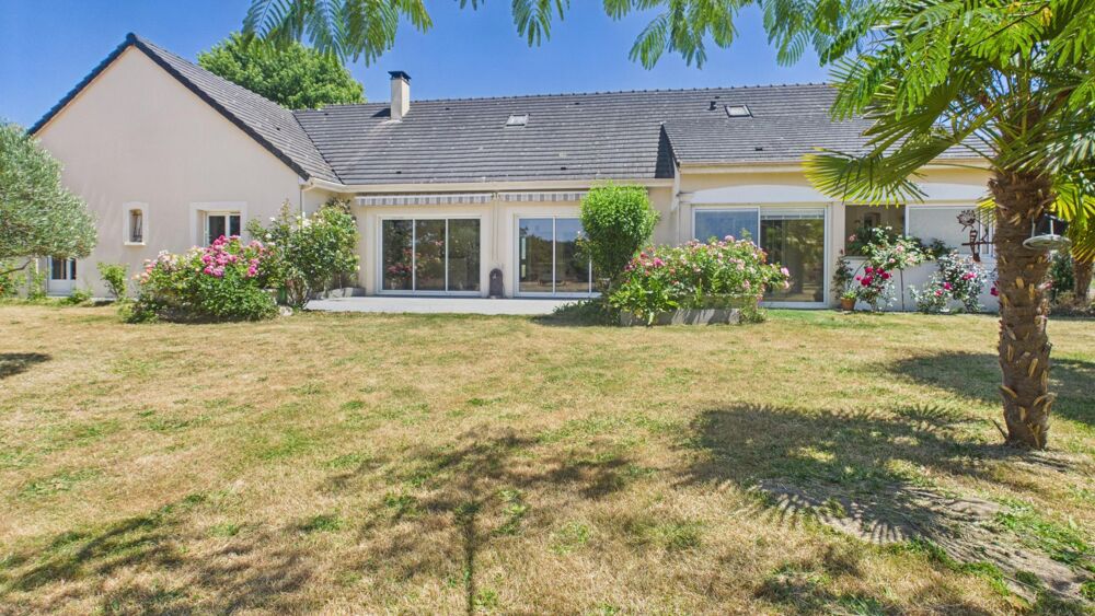 Maison plain pied avec parc arboré en lisière de forêt